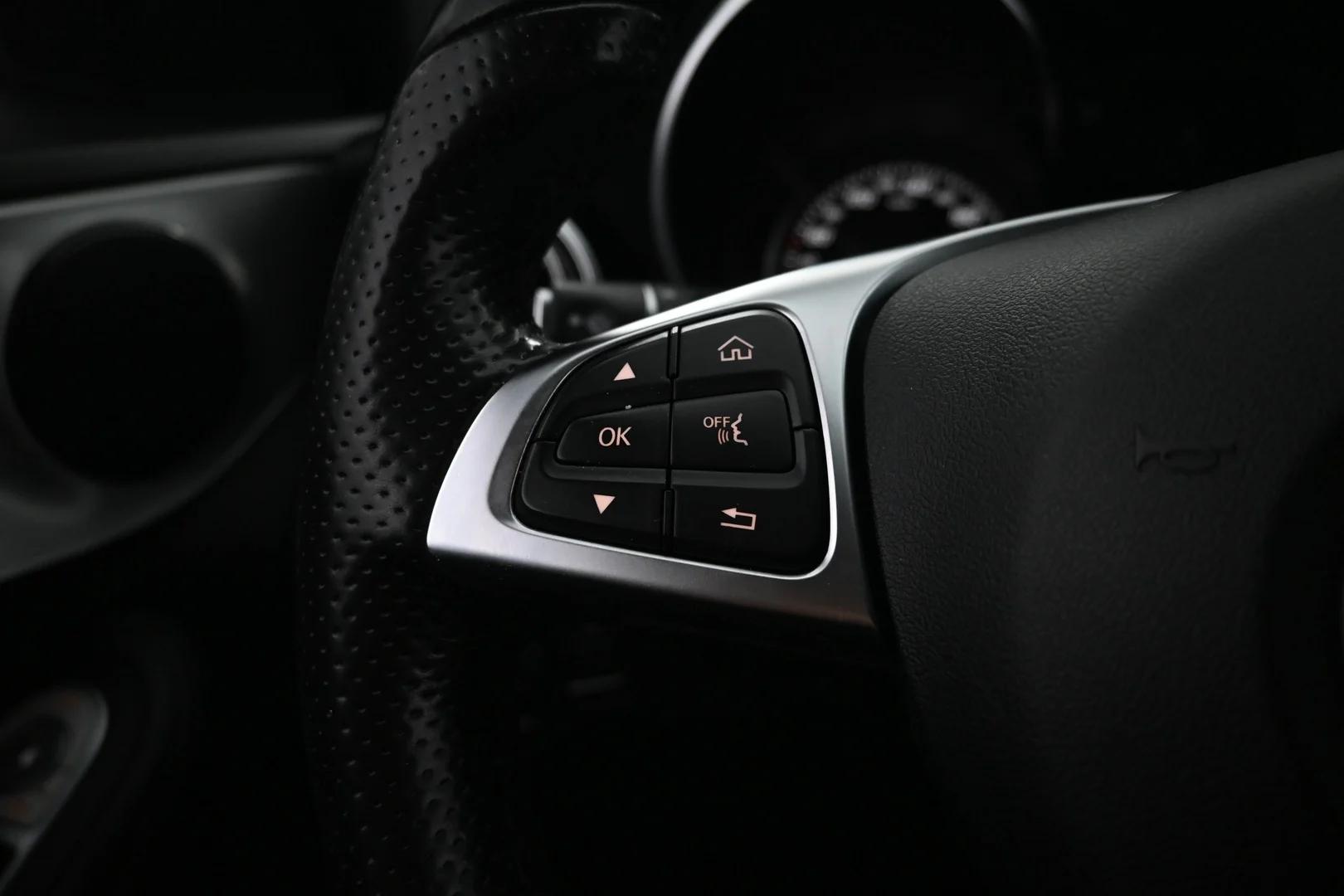 Car Image - 3sLk06tjJ4f1imHe6GzBog