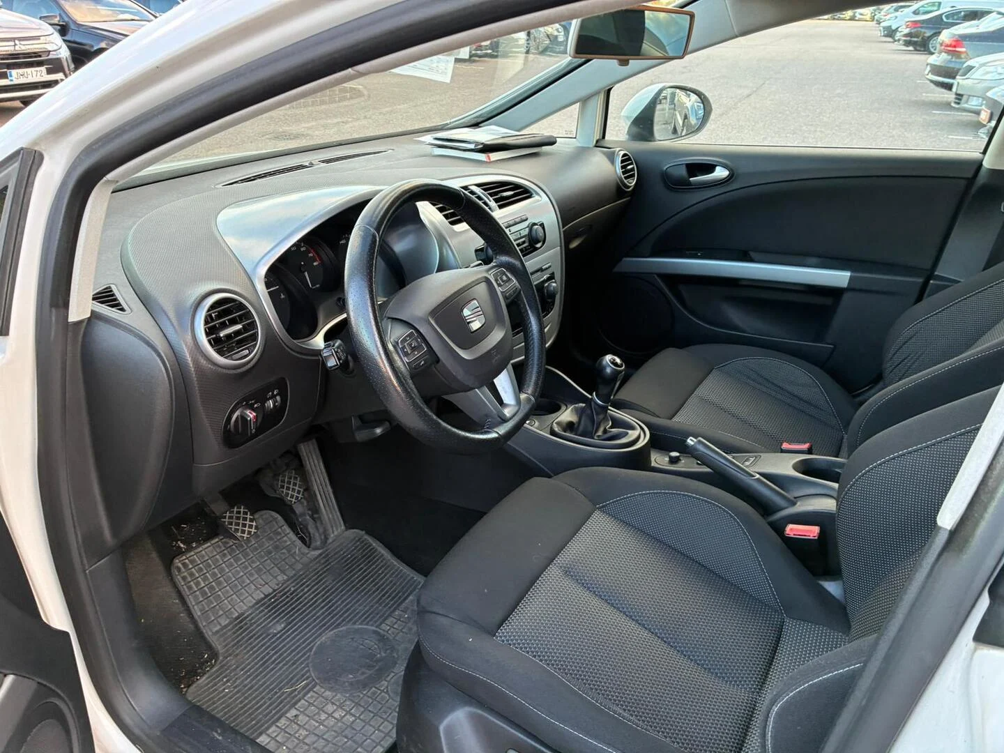 Car Image - 1luGWk98Ydj59KY4rwXeAr