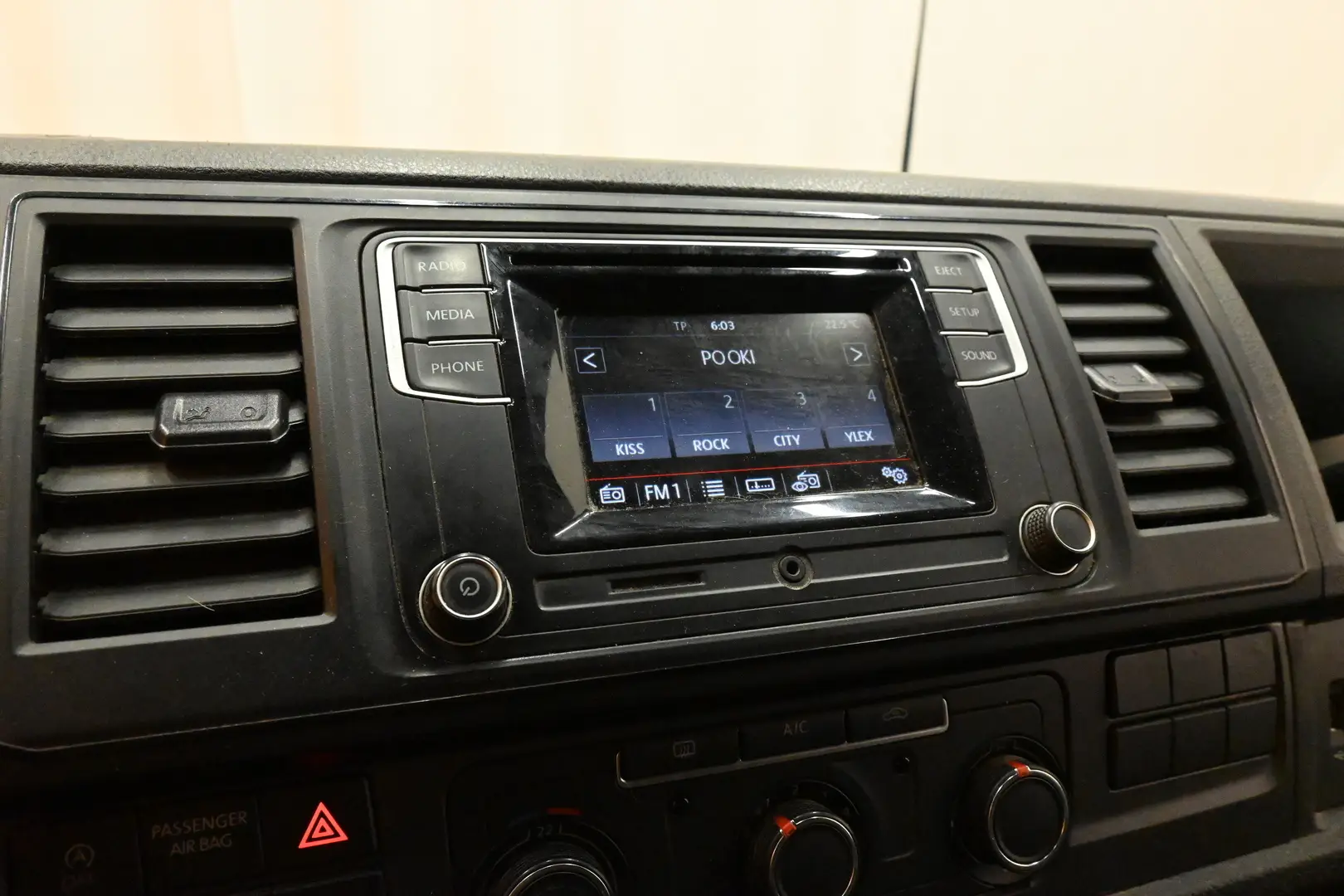 Car Image - 5Zf8FEIt1zA1CbnQMBqY06