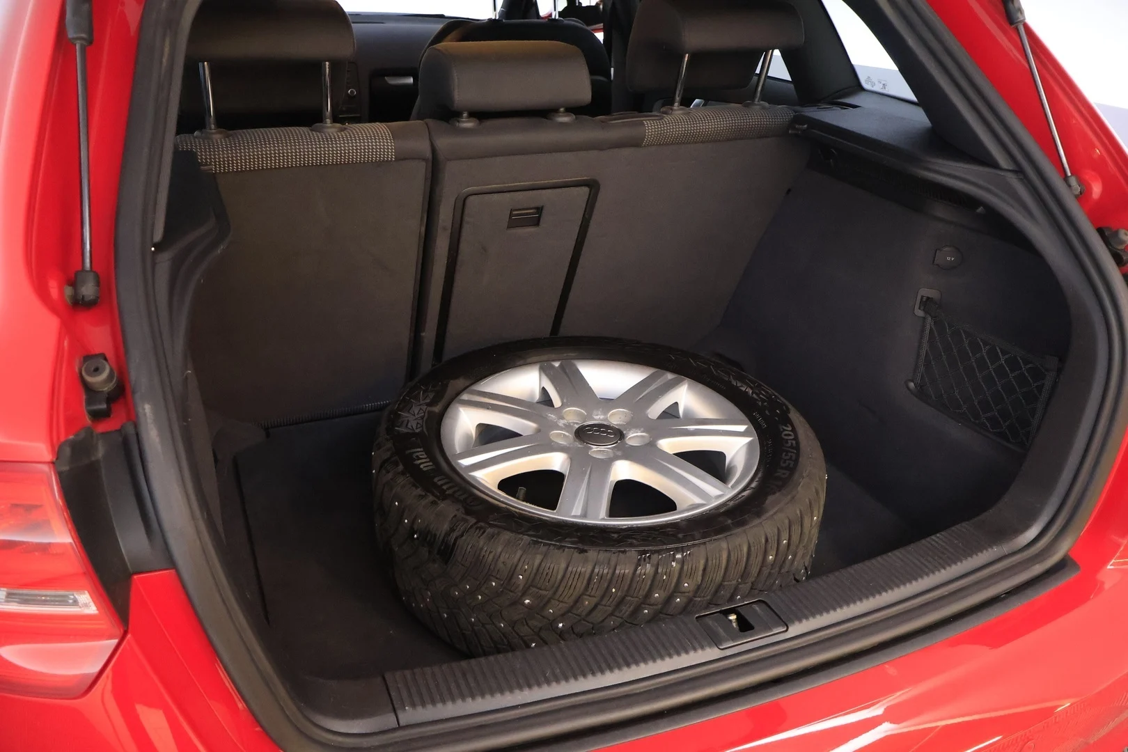 Car Image - 4CYC0s6Wdd4NEAfNubkDjB