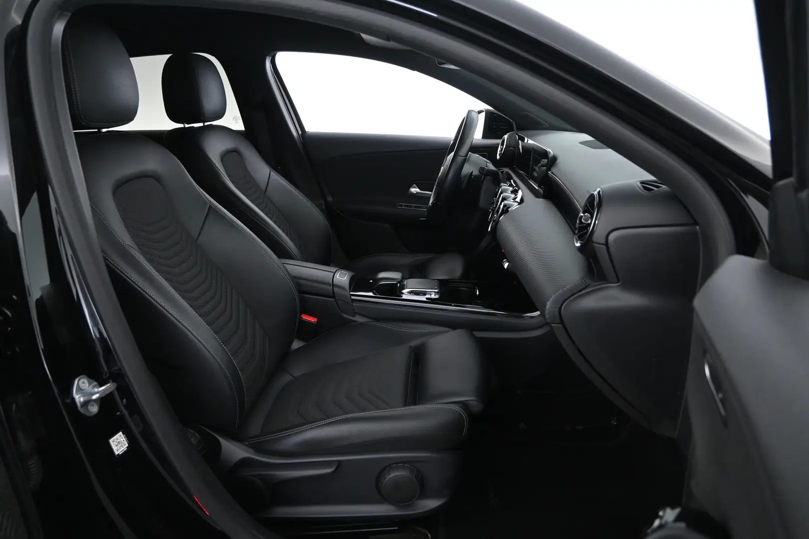 Car Image - 320SDl3N6kqdUKHmATjH3c