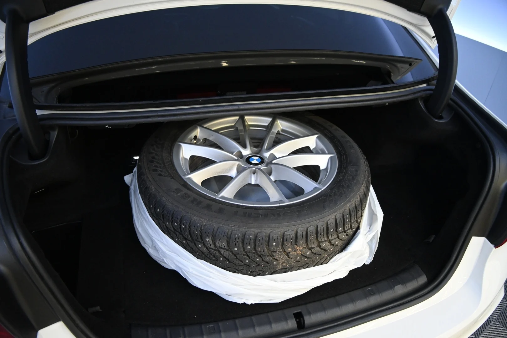 Car Image - js6YDsdq9xXqYNQPh2nXL