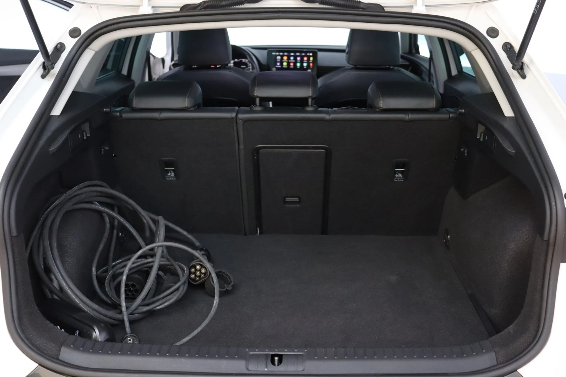 Car Image - 55b4n9ztAinVZ2PW1kzreU