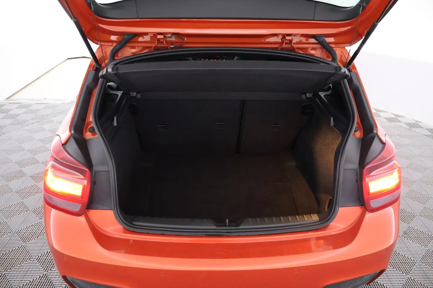 Car Image - 1C3TGgoltmBhWscFO4uueZ