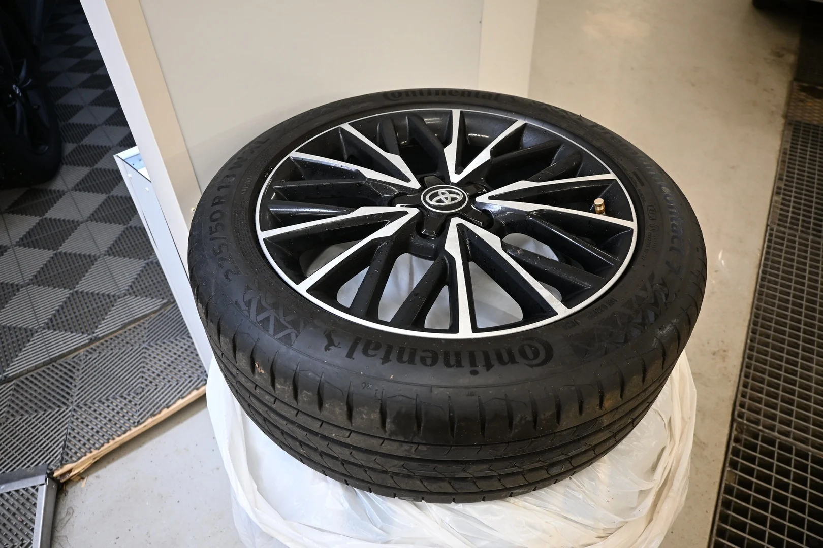 Car Image - 2l1A2me25MAuHdWYckNcj1