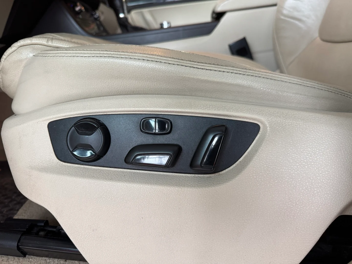 Car Image - 1HU7fpYFNQSWJLm8jbWuYc