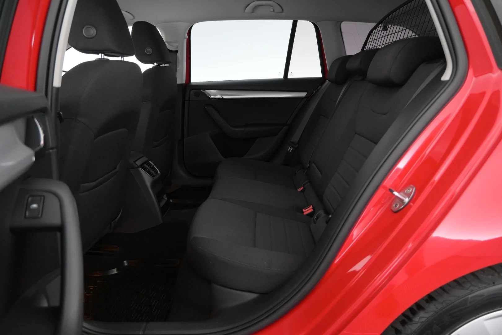 Car Image - 5mlmBiTQBEoBifChKdsZTo