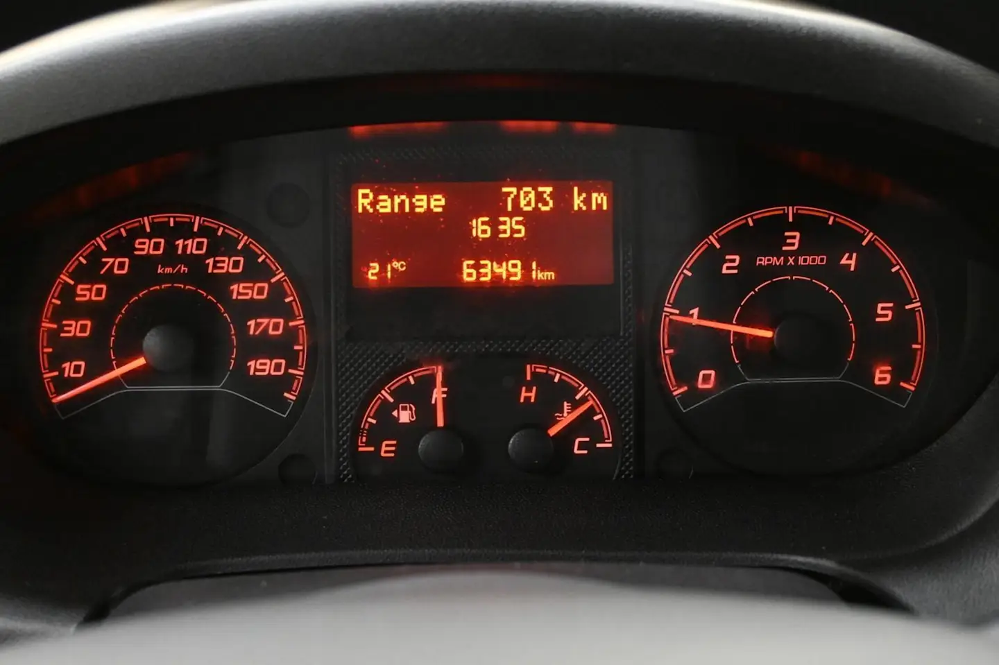 Car Image - 6Dn73sRGvTxfNKcRKL3wSb