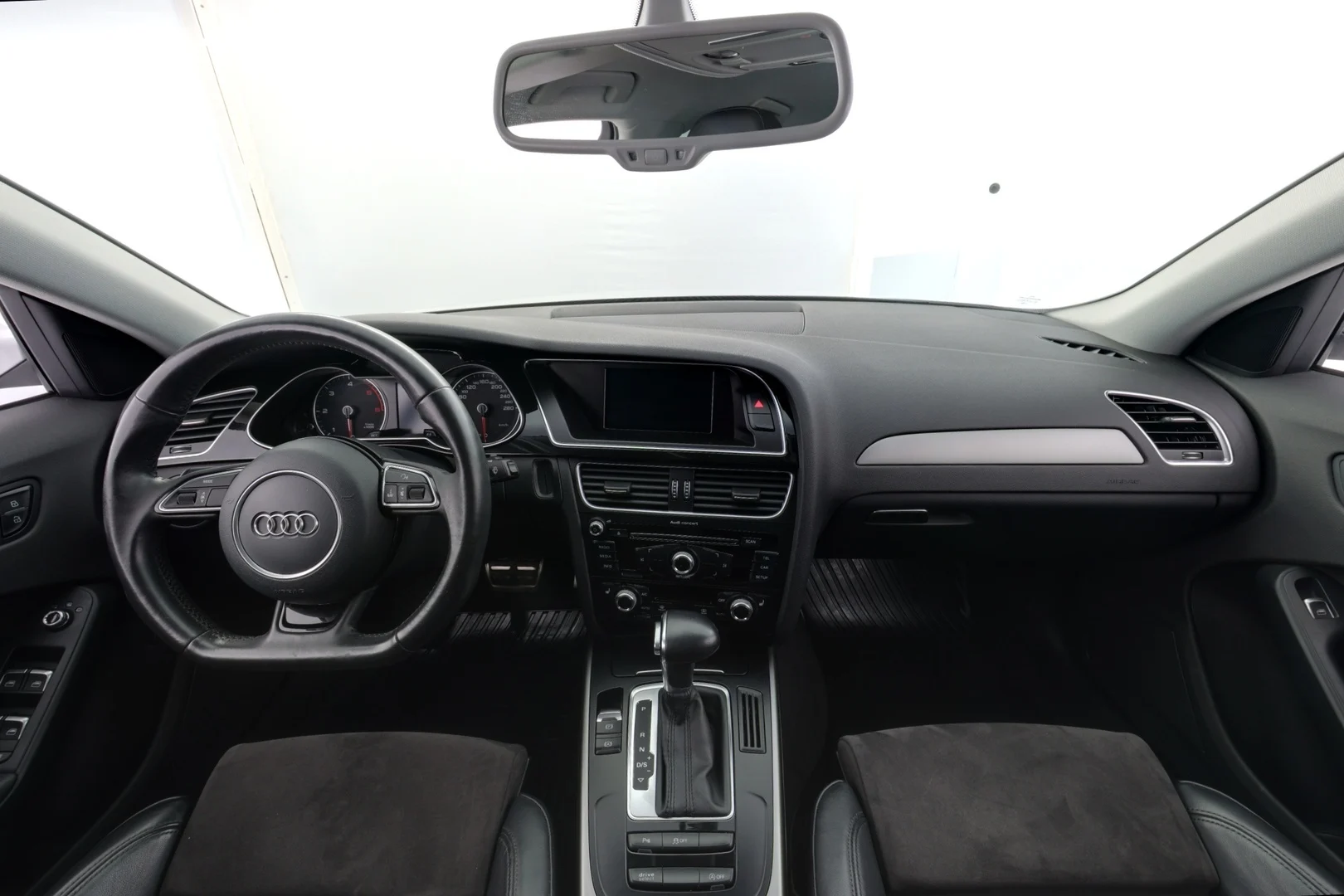 Car Image - 2Mq2t5eMUVchLxQ04ONmv3