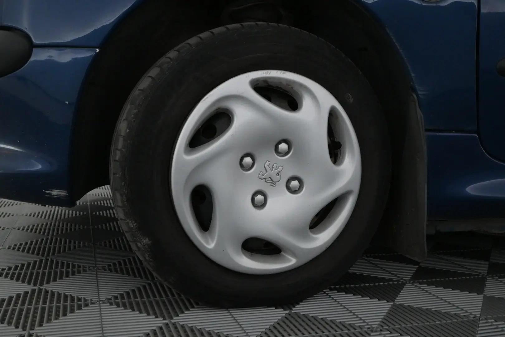 Car Image - yrDOatg1eYospqfY0FkOf