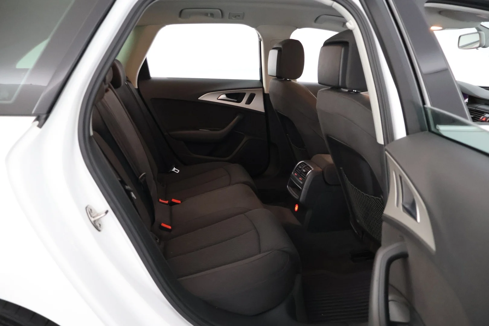 Car Image - swKq1PFKC0Qp8OAzpigU6