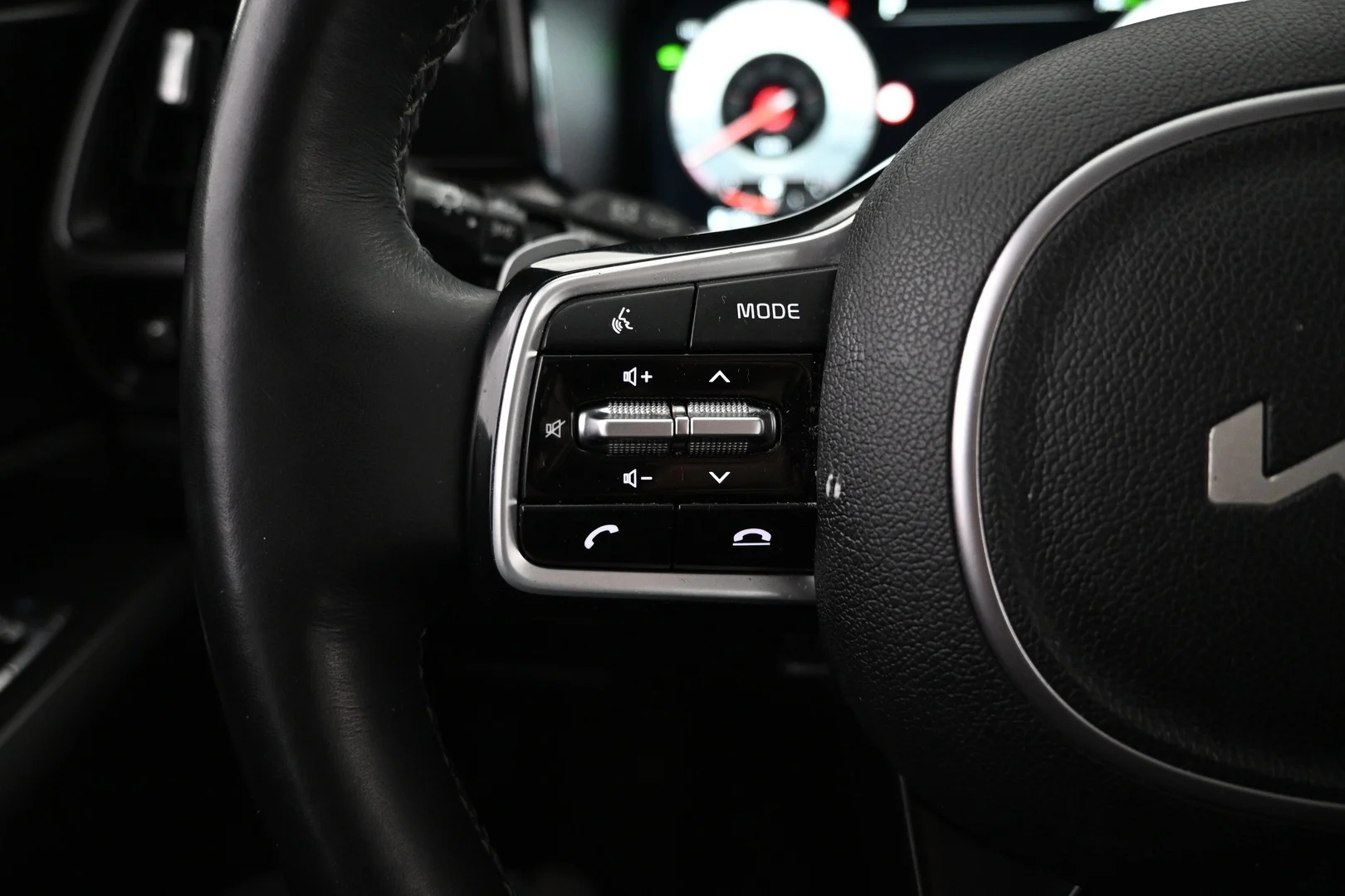 Car Image - 3P4PIMcS3LyDyEdvNjOeZu