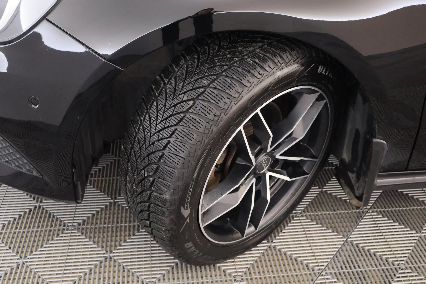 Car Image - 4EOeFlVwTrnPWrHLPXLN25