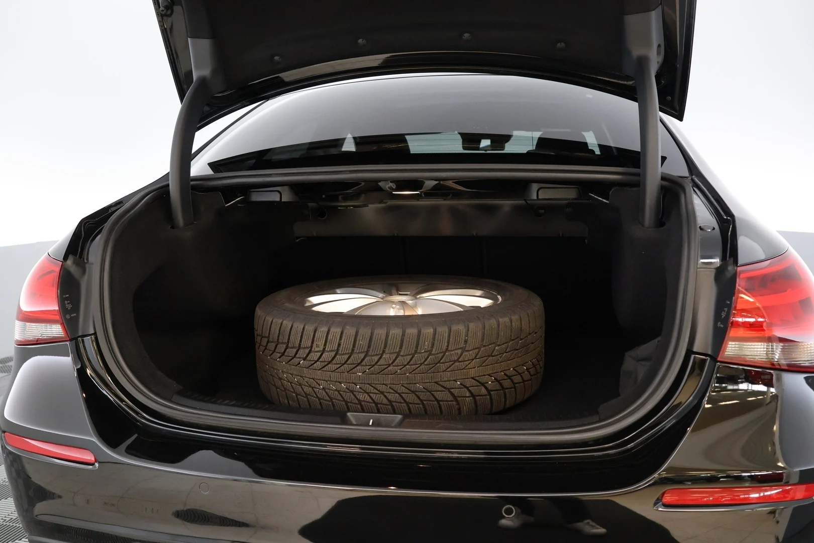 Car Image - 1w75uiO0h6Shs0hRyfbB4A