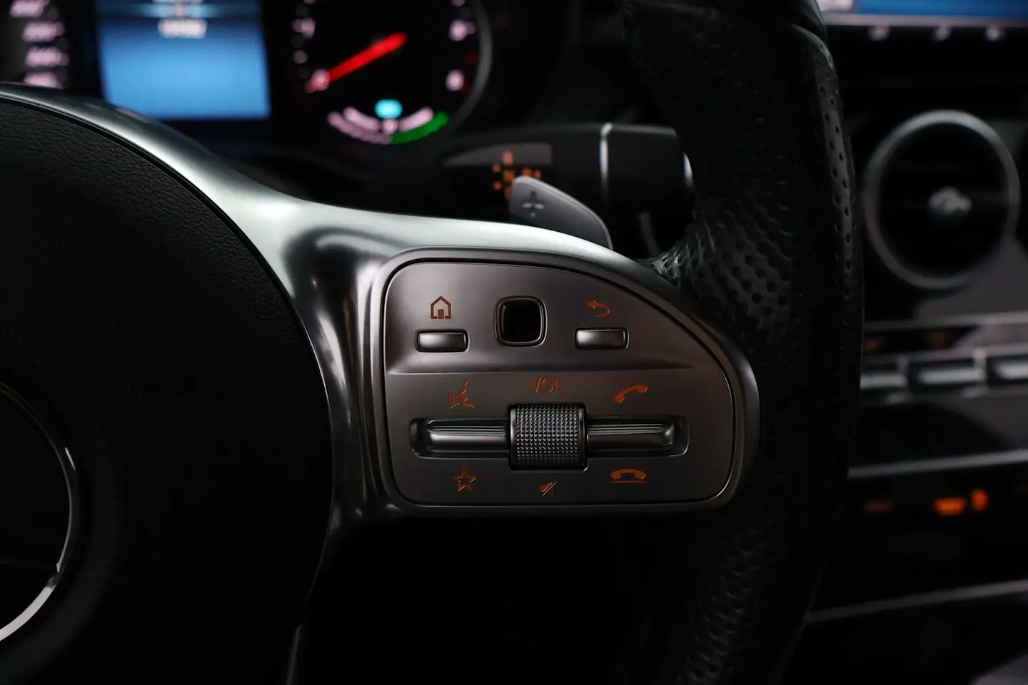 Car Image - vy95LyrUhFN5wewmFlvF1