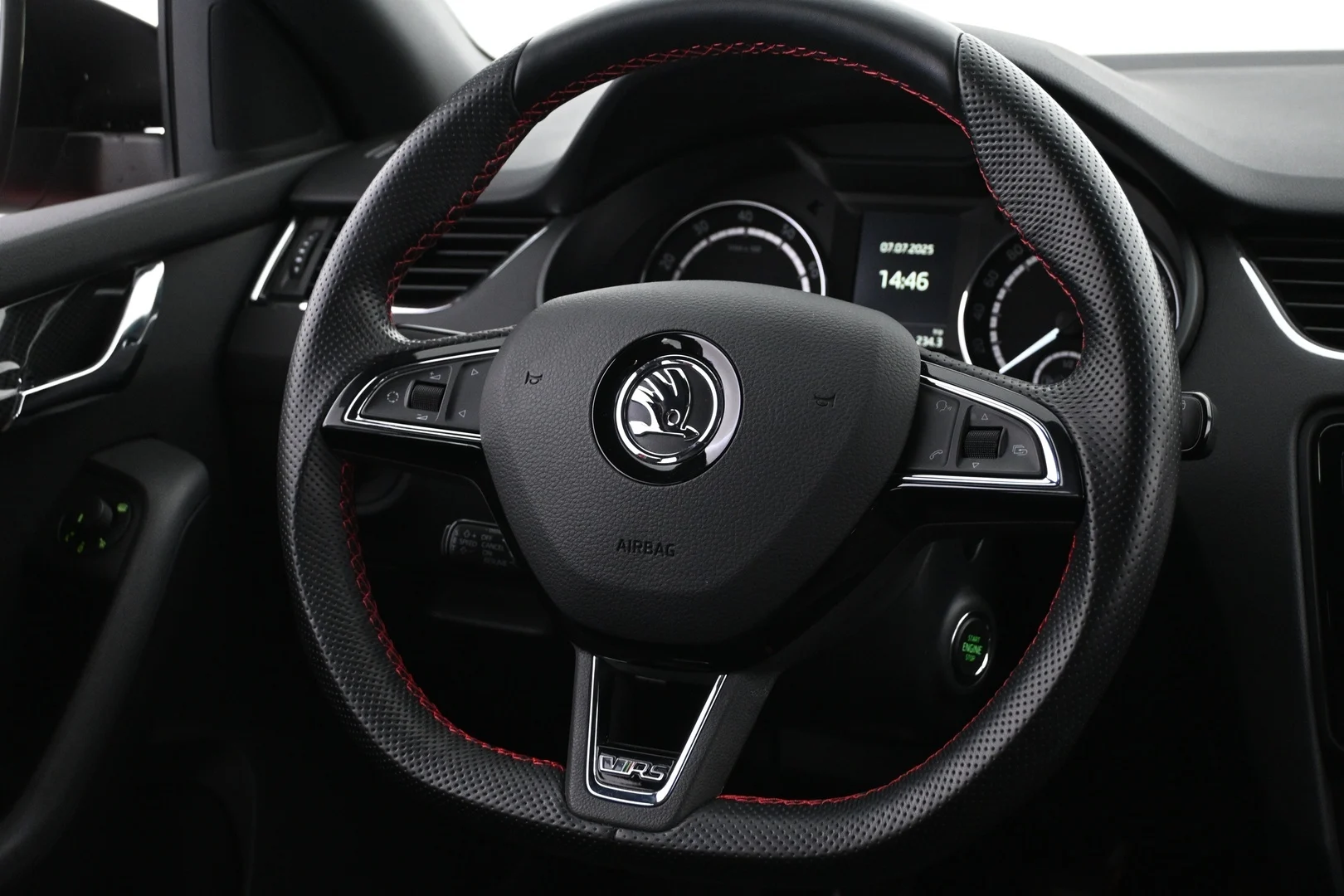 Car Image - 781GFN3ZSYPGylXIAJVXz8
