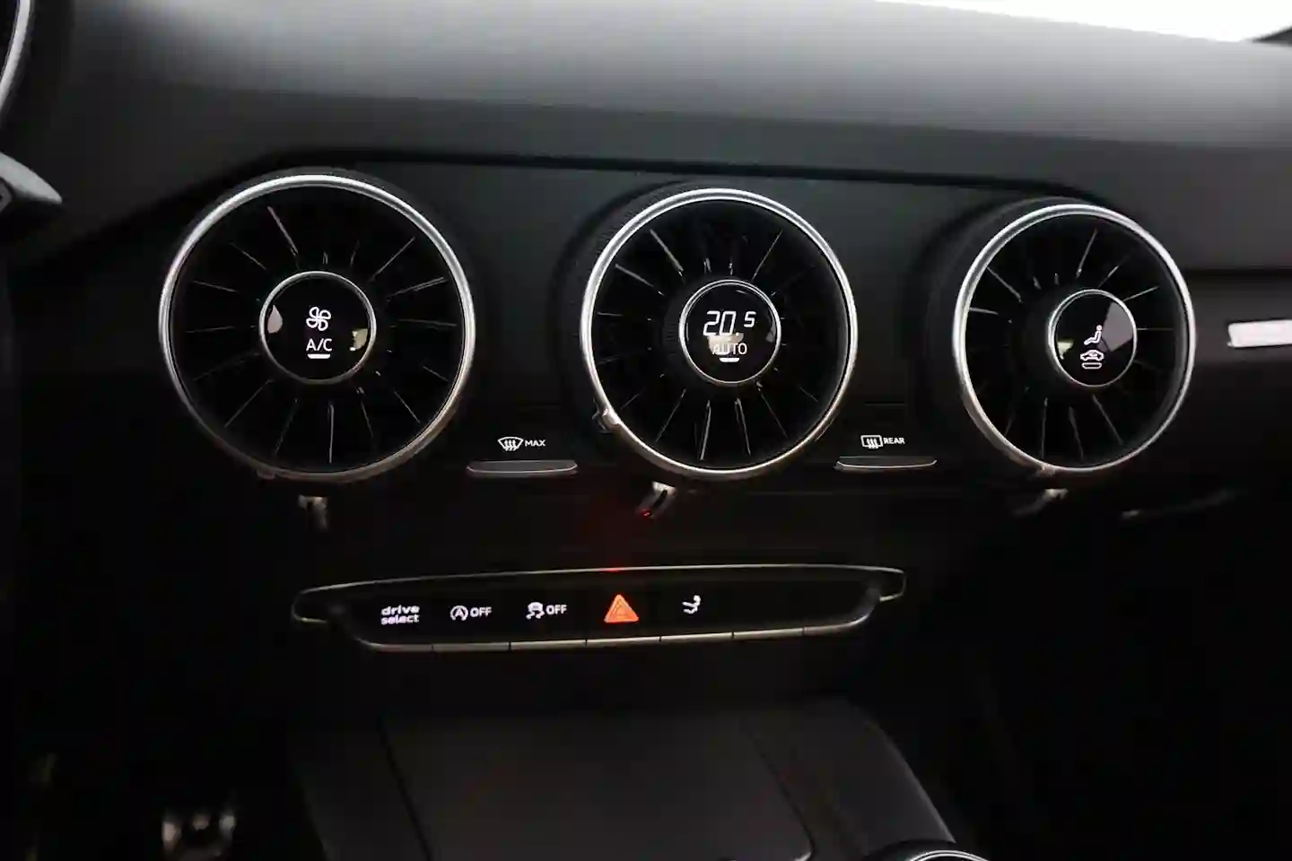 Car Image - 1jj5ft1JZMi6ZrBJvNFYRz