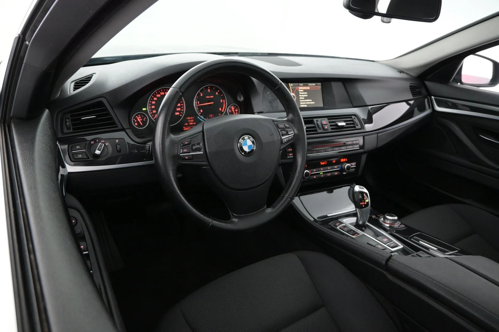 Car Image - 5m7h64mworLUtoMuoSxaGp
