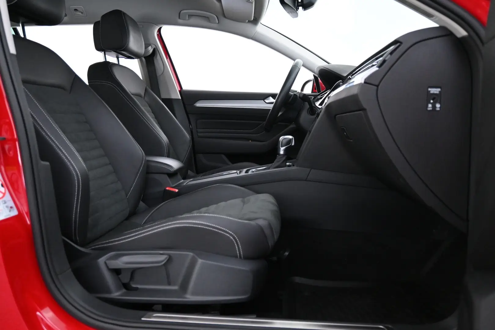 Car Image - 4hFCgmGpJ2AMhU88ymQ69w