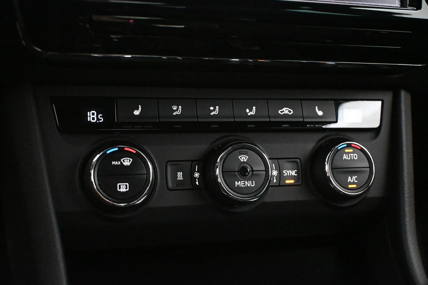 Car Image - 6T0Kne3bW5MpnZYidioFw4