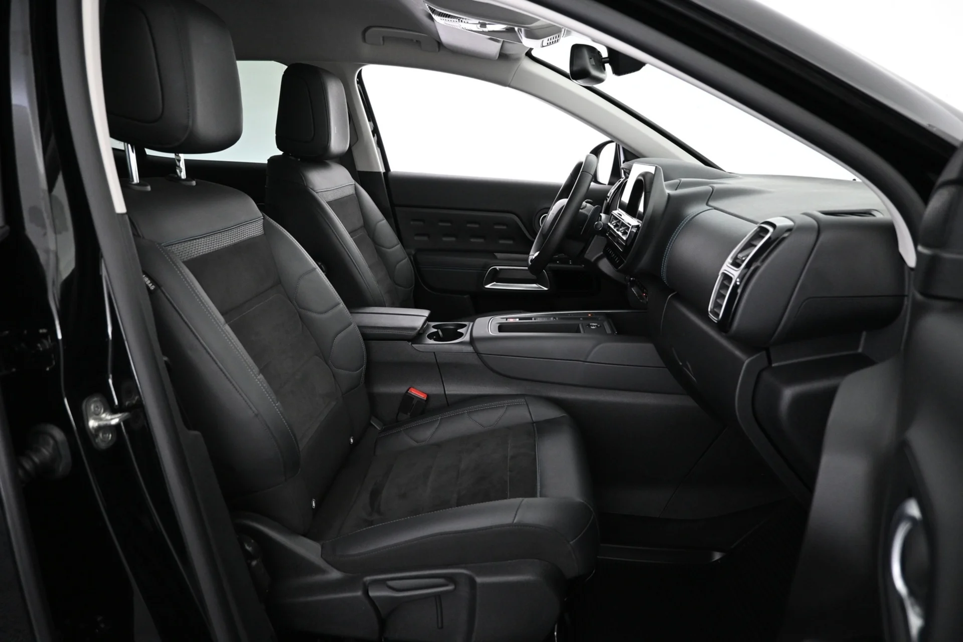 Car Image - XsWKfu8tm47vI70T5yEua