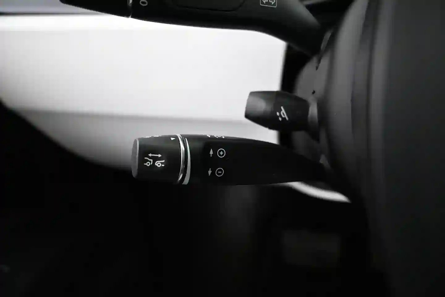 Car Image - 6wgkmkXncPQ3AyYF47vQZf