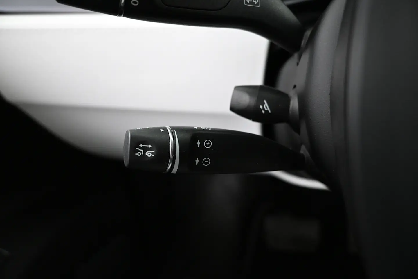 Car Image - 6wgkmkXncPQ3AyYF47vQZf