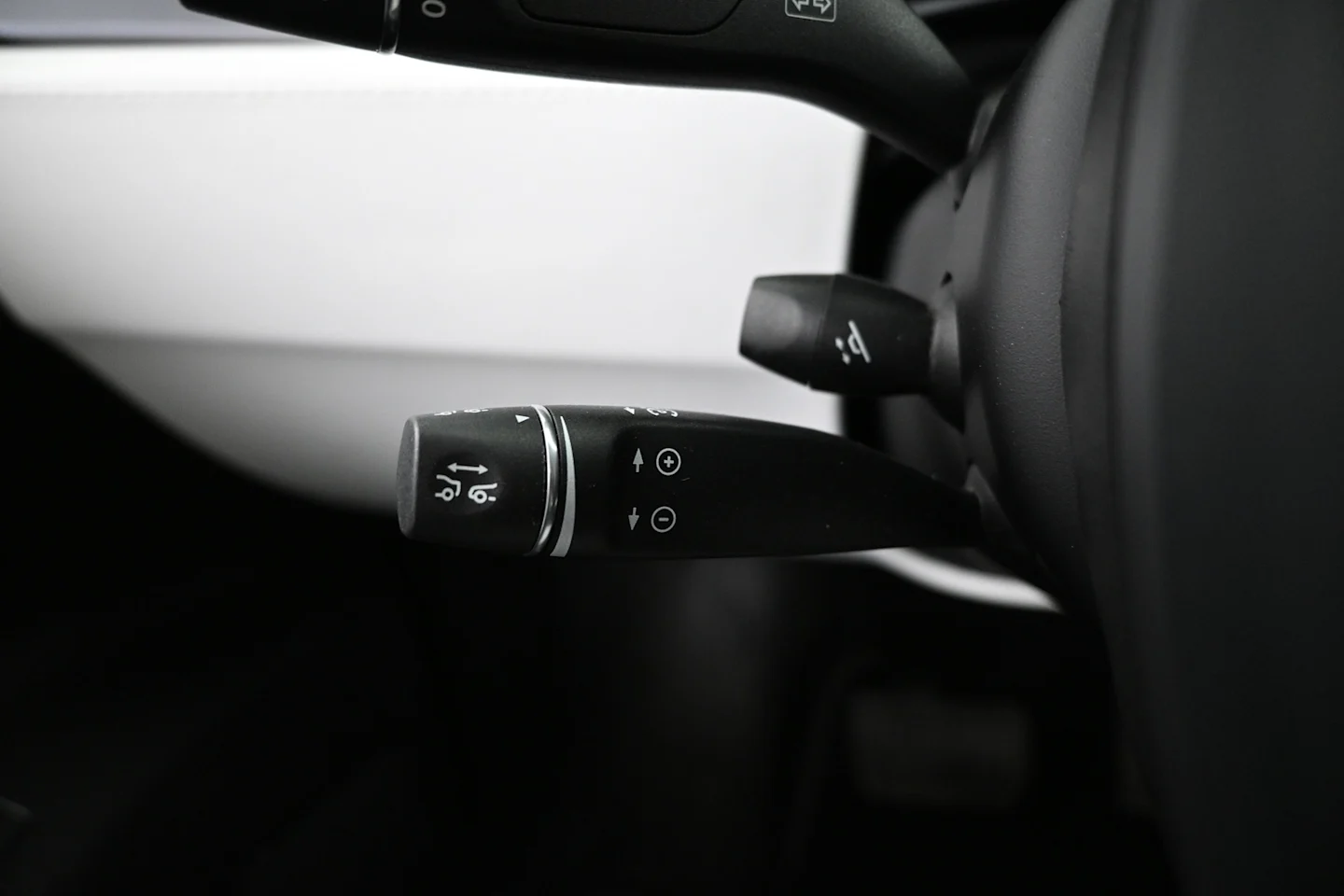 Car Image - 6wgkmkXncPQ3AyYF47vQZf