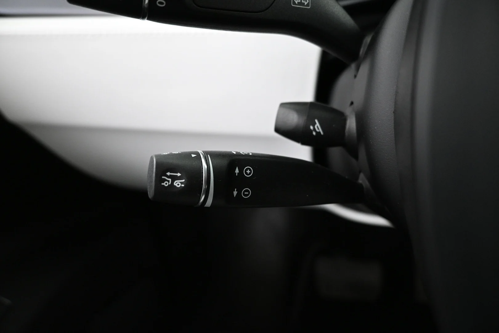 Car Image - 6wgkmkXncPQ3AyYF47vQZf