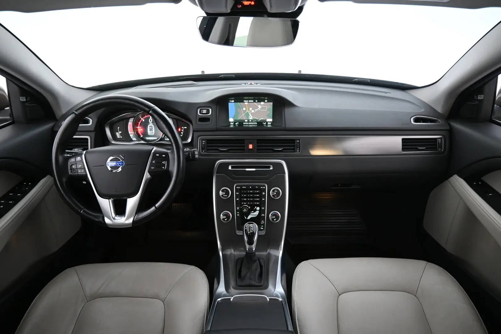 Car Image - 3mNiNTfP2GxawDgCaOcXdj