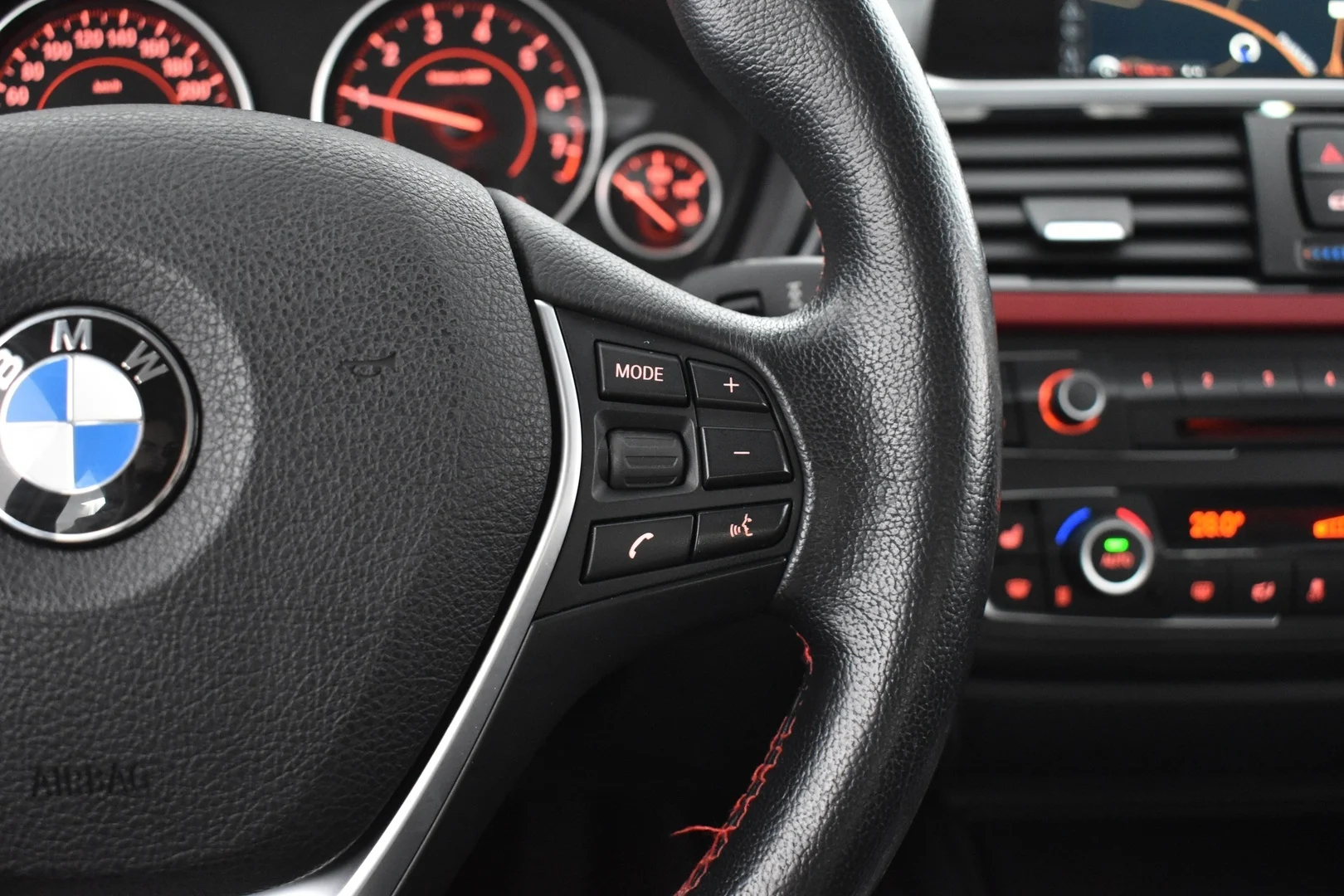 Car Image - 18Pw77XRT5QOLdeS0y6s7X