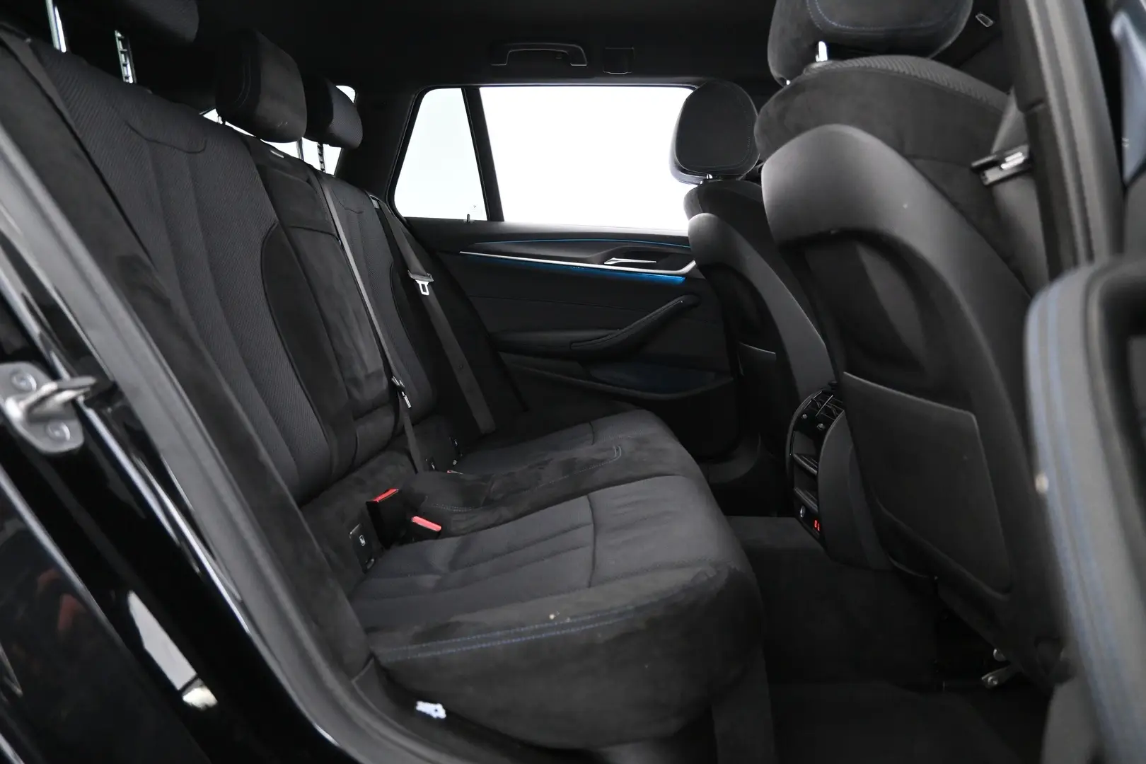 Car Image - 2o1gCc1g2a1InX1EMw4ngK