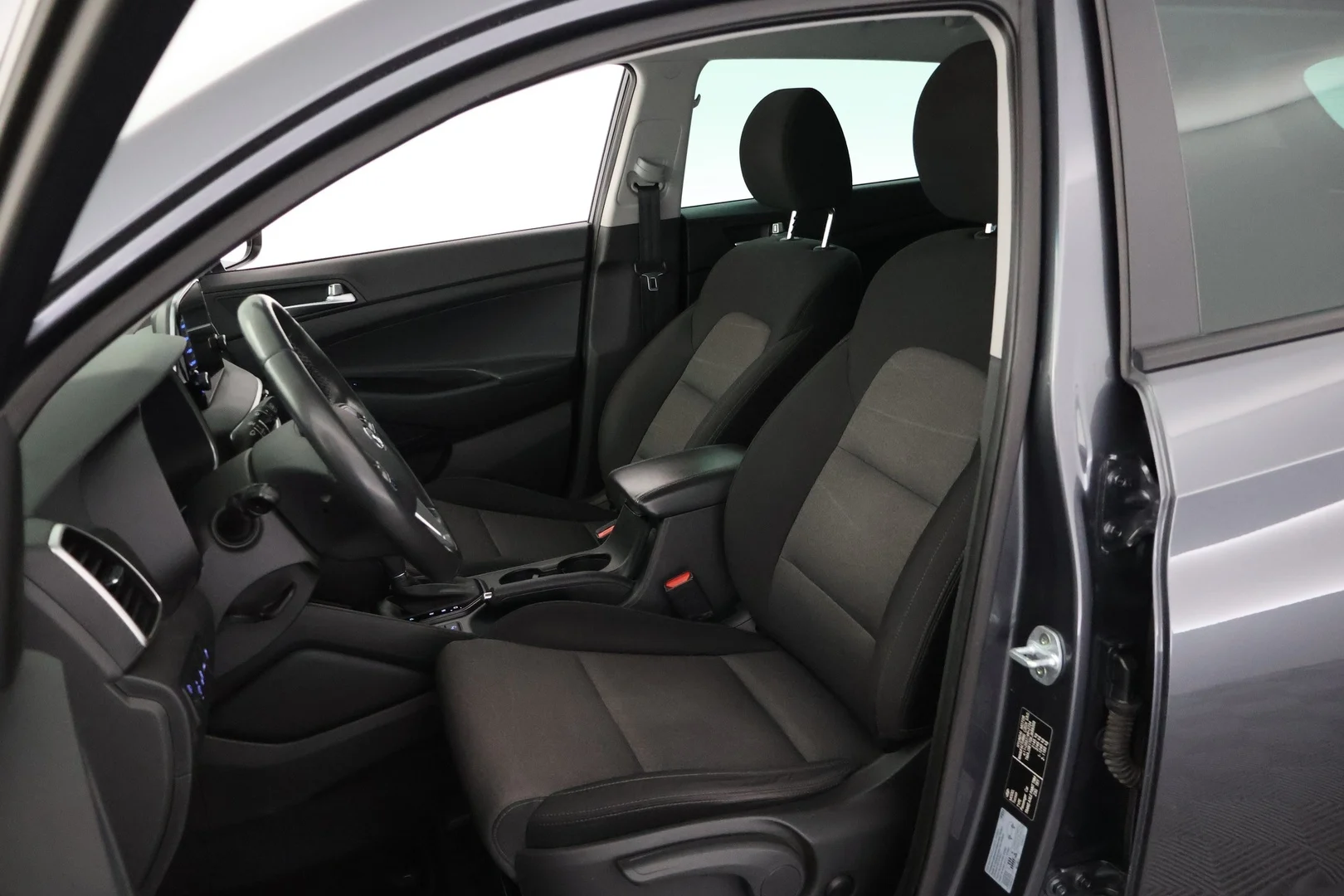 Car Image - 29GO2N8MvIuZF0oOmpuyQy