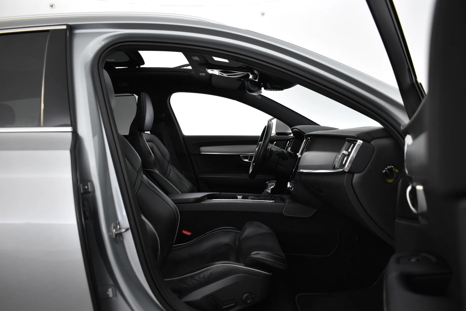 Car Image - 5pbksEAtCyykcRglaLF0bL