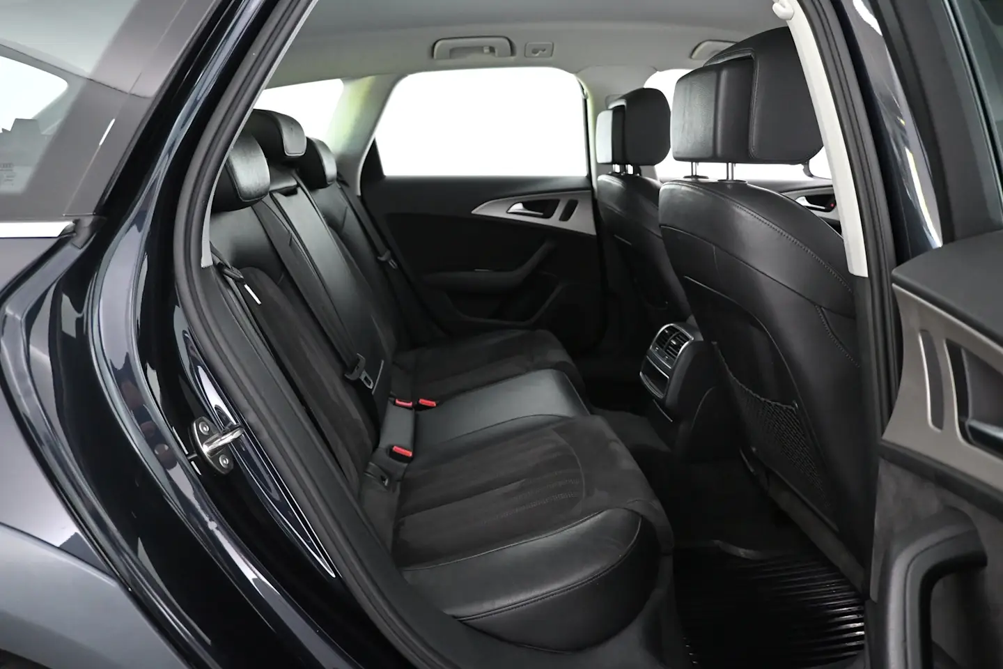 Car Image - 6iL0KETZZPbai0Wgnax1vC