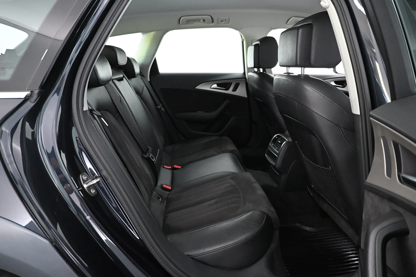 Car Image - 6iL0KETZZPbai0Wgnax1vC