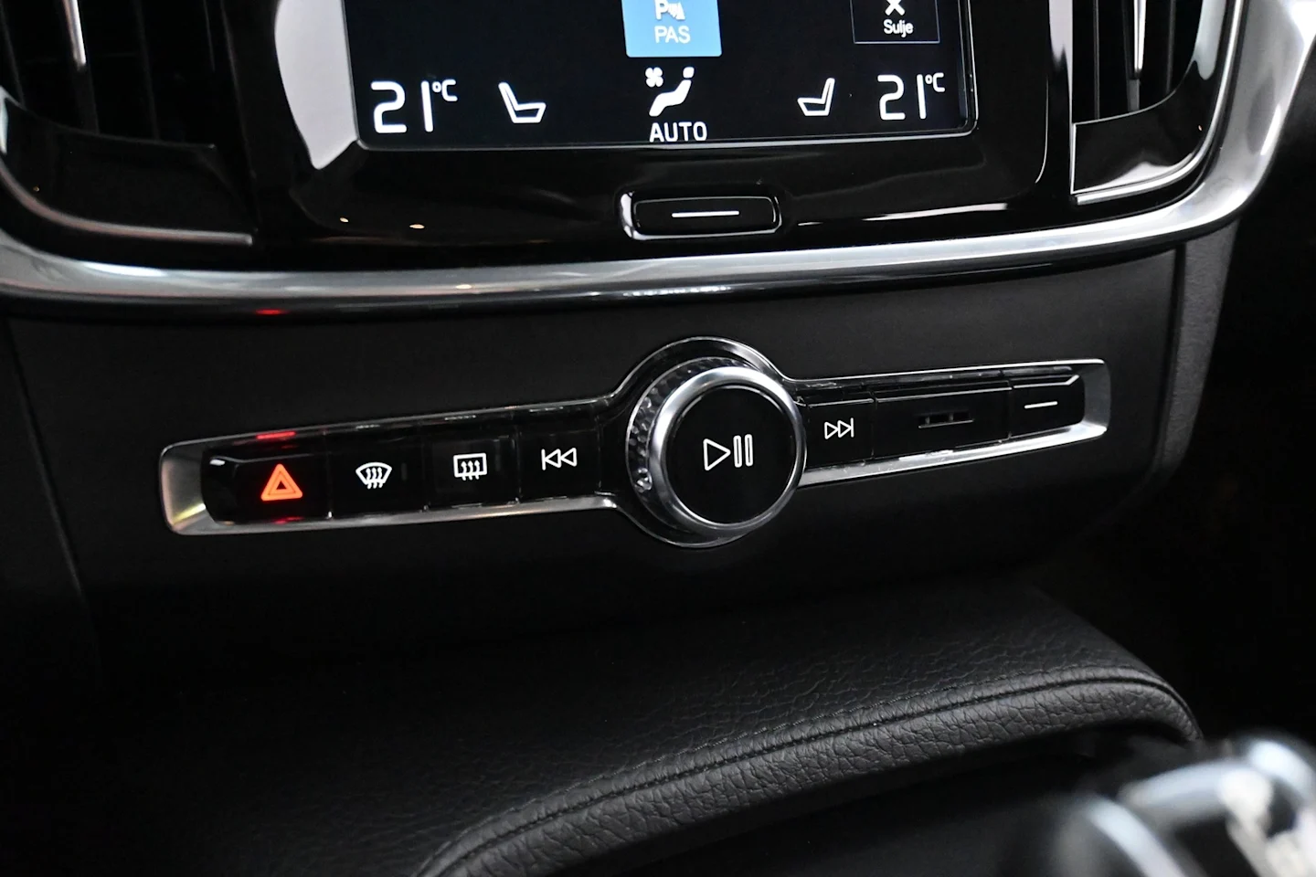 Car Image - XA5lzimtBwIVHtWOGxpCo