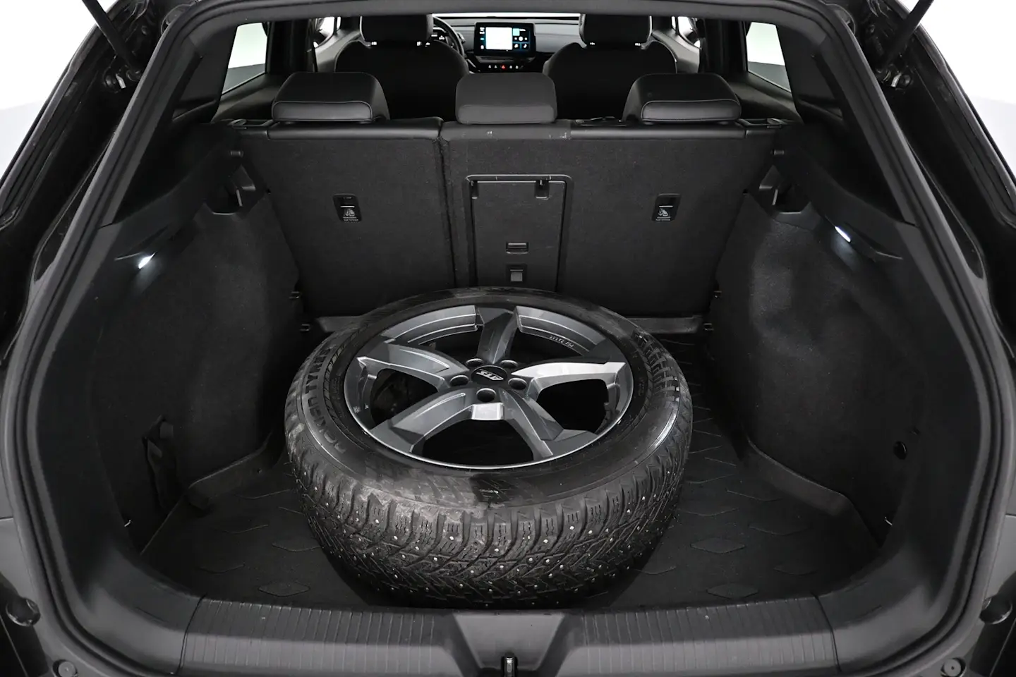 Car Image - 1V9bdqdoUmF9FiC5Aup7Av