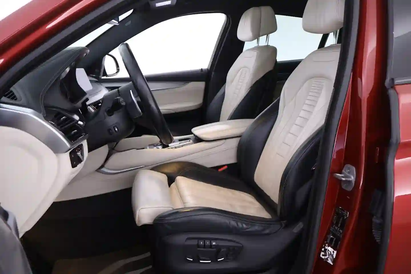 Car Image - 6UZspv60ugRmlx3Phaac8Y