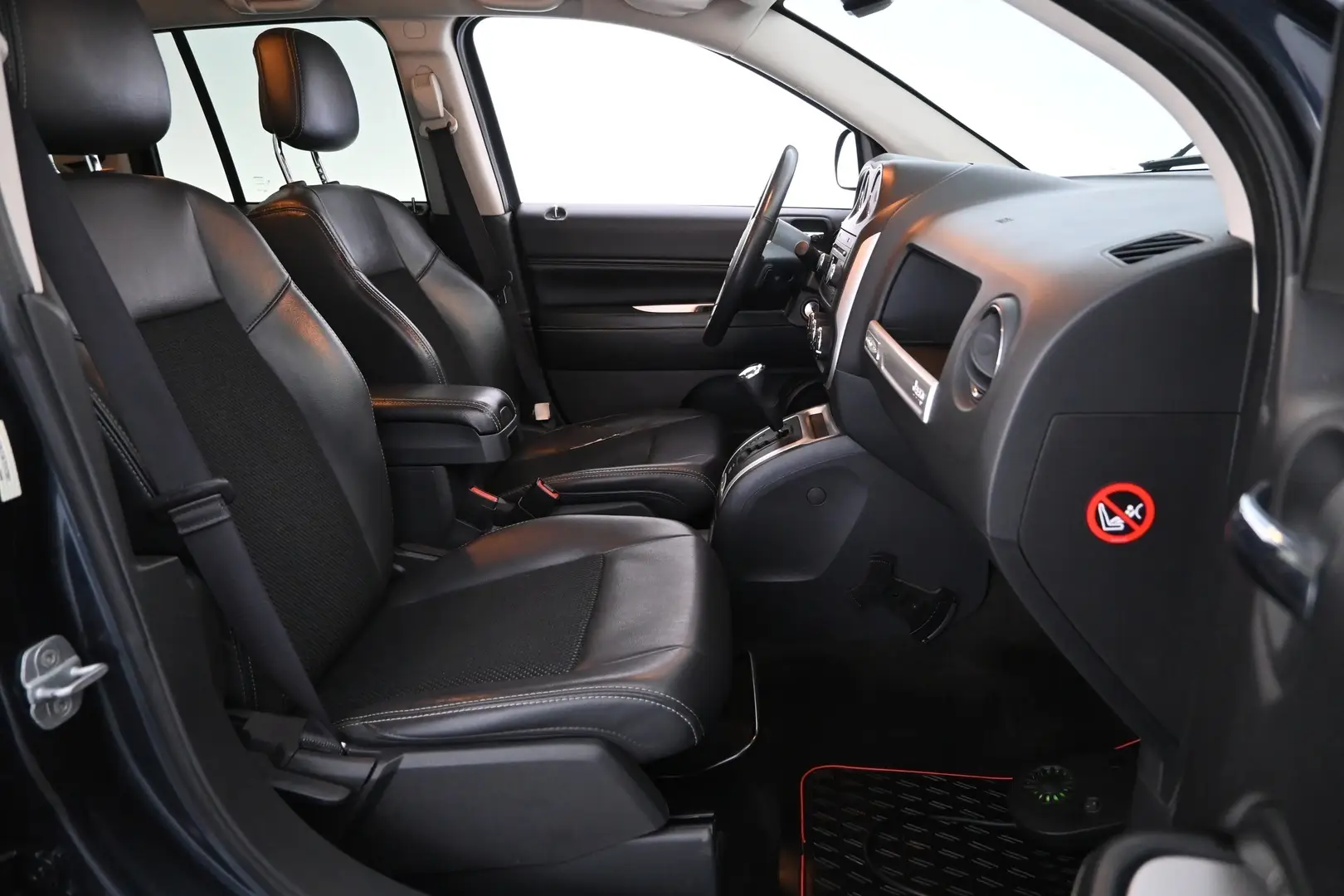 Car Image - 1VvOk8OLOMRMJ6pBkDxNLO