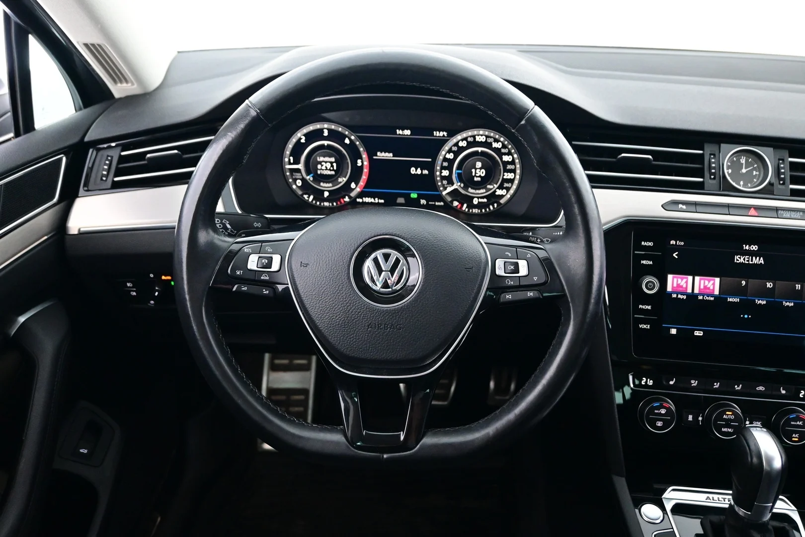 Car Image - Ri4h20Wo10jjigK9ZvtvQ