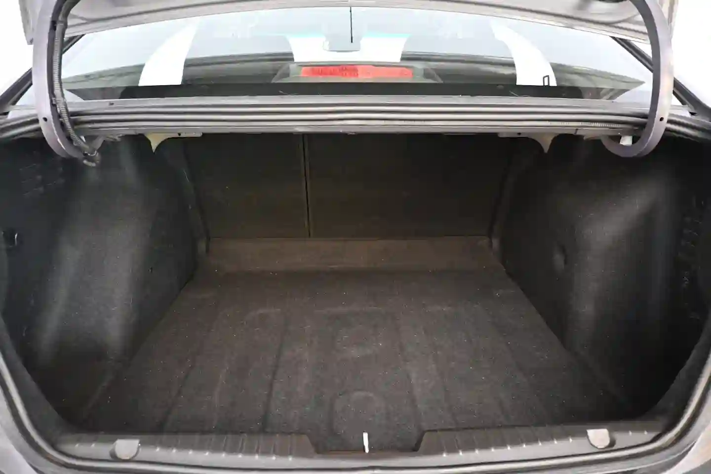 Car Image - 3k28J2OsPhugaIrLWHSPil