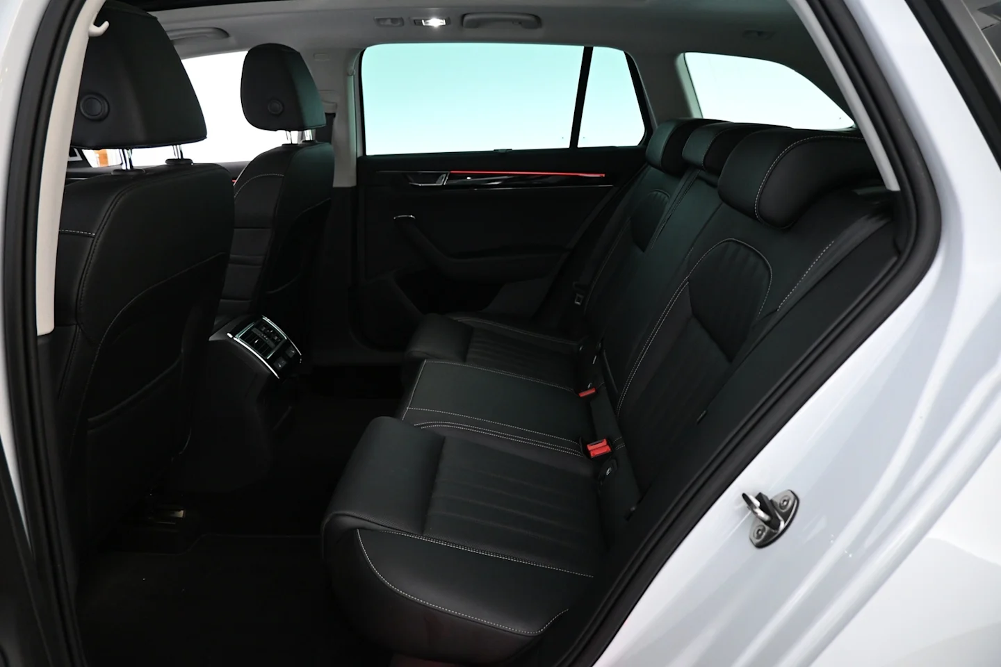 Car Image - 6526zPhxvwdL91ioJmGMSu