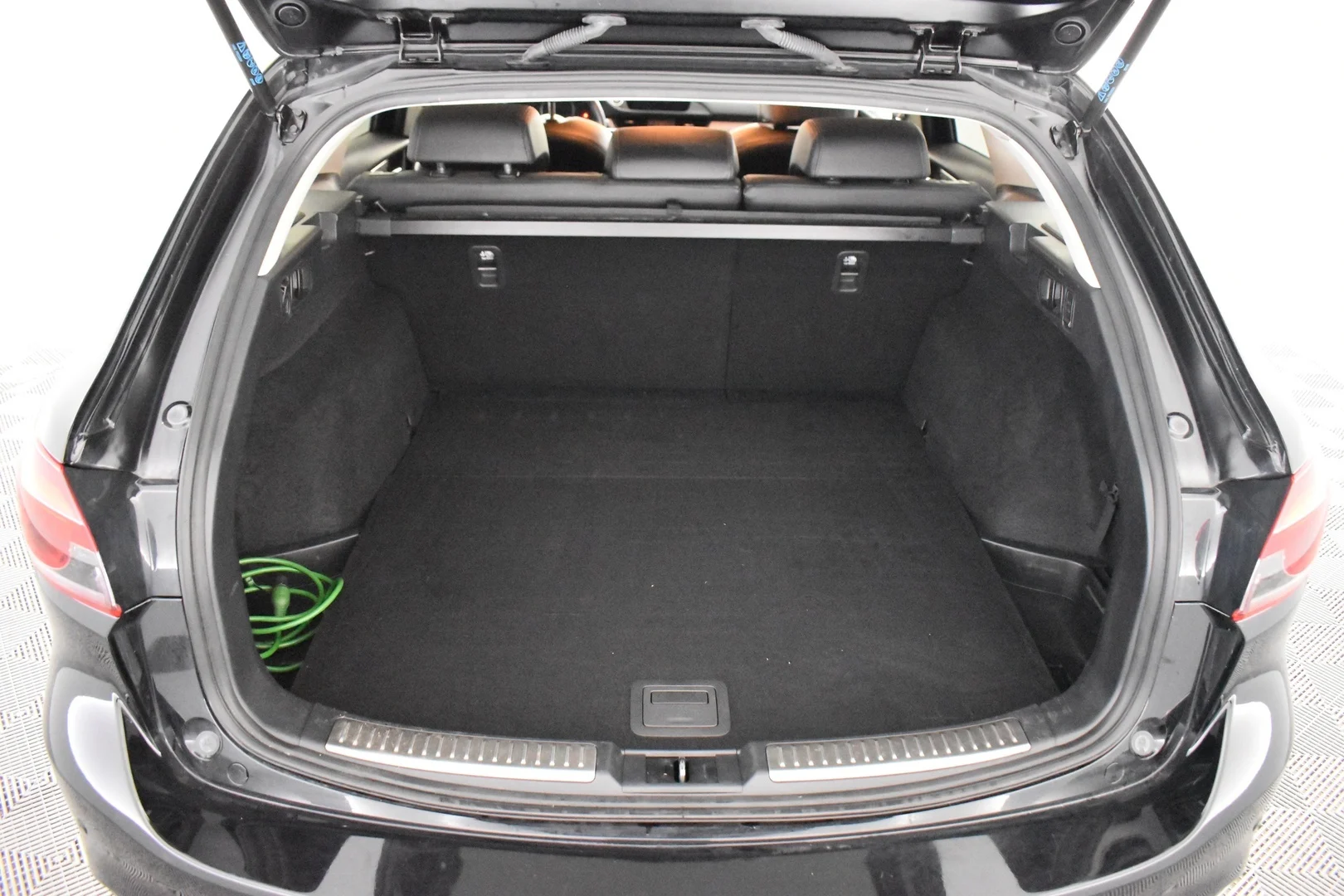 Car Image - 7tyFHXKC4OcuDqEptHi0Z7