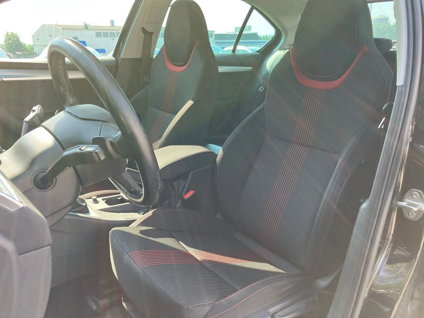 Car Image - sdPKxsGzL9kKH438wTOgi