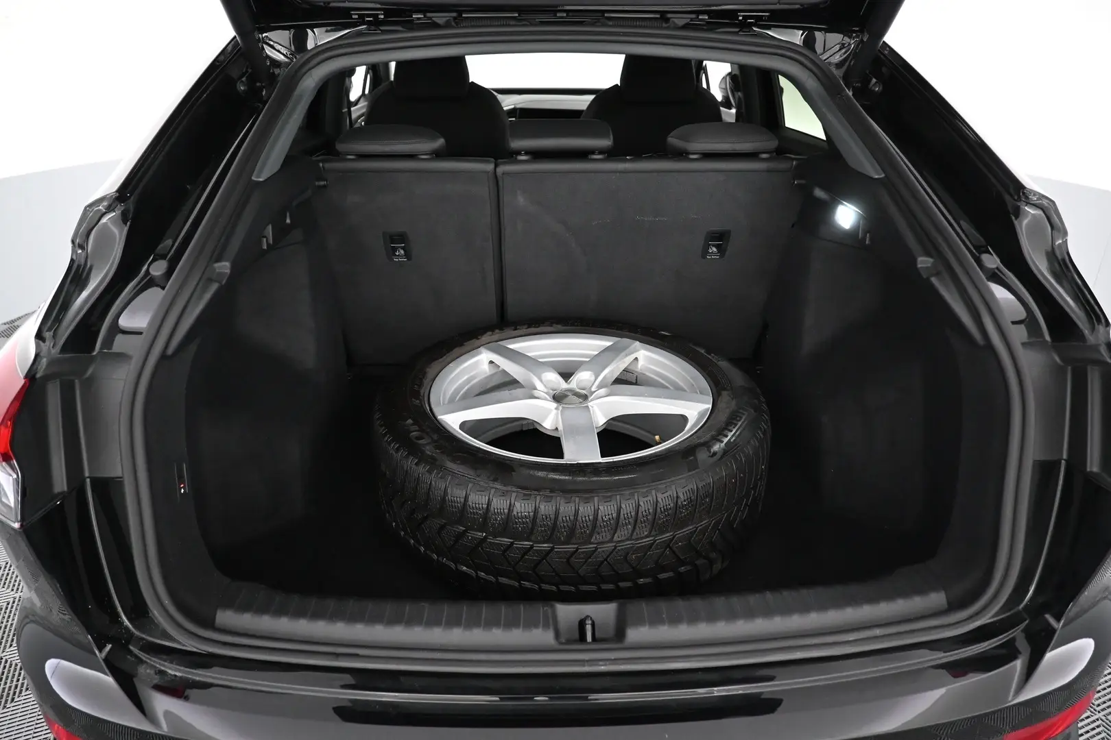 Car Image - 4v81kHMqxU1VzlkBV3450x
