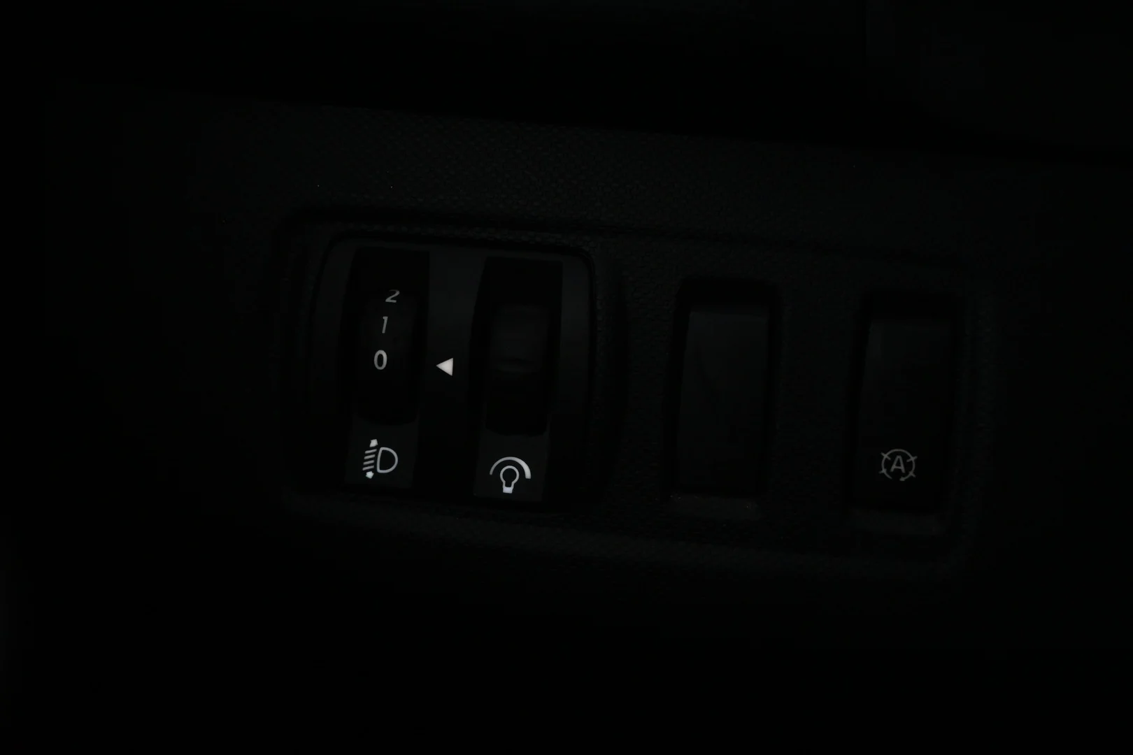 Car Image - 2zEkjIQlMg8DAaJ3yujNyO