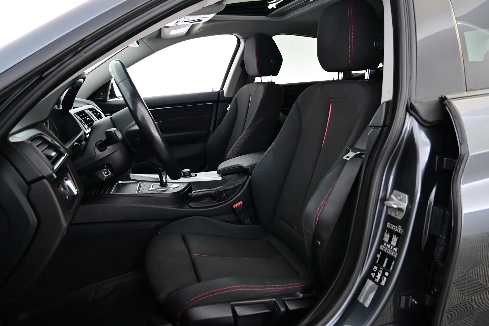 Car Image - 2YThMqy9JuQ3UB5uURvcEf