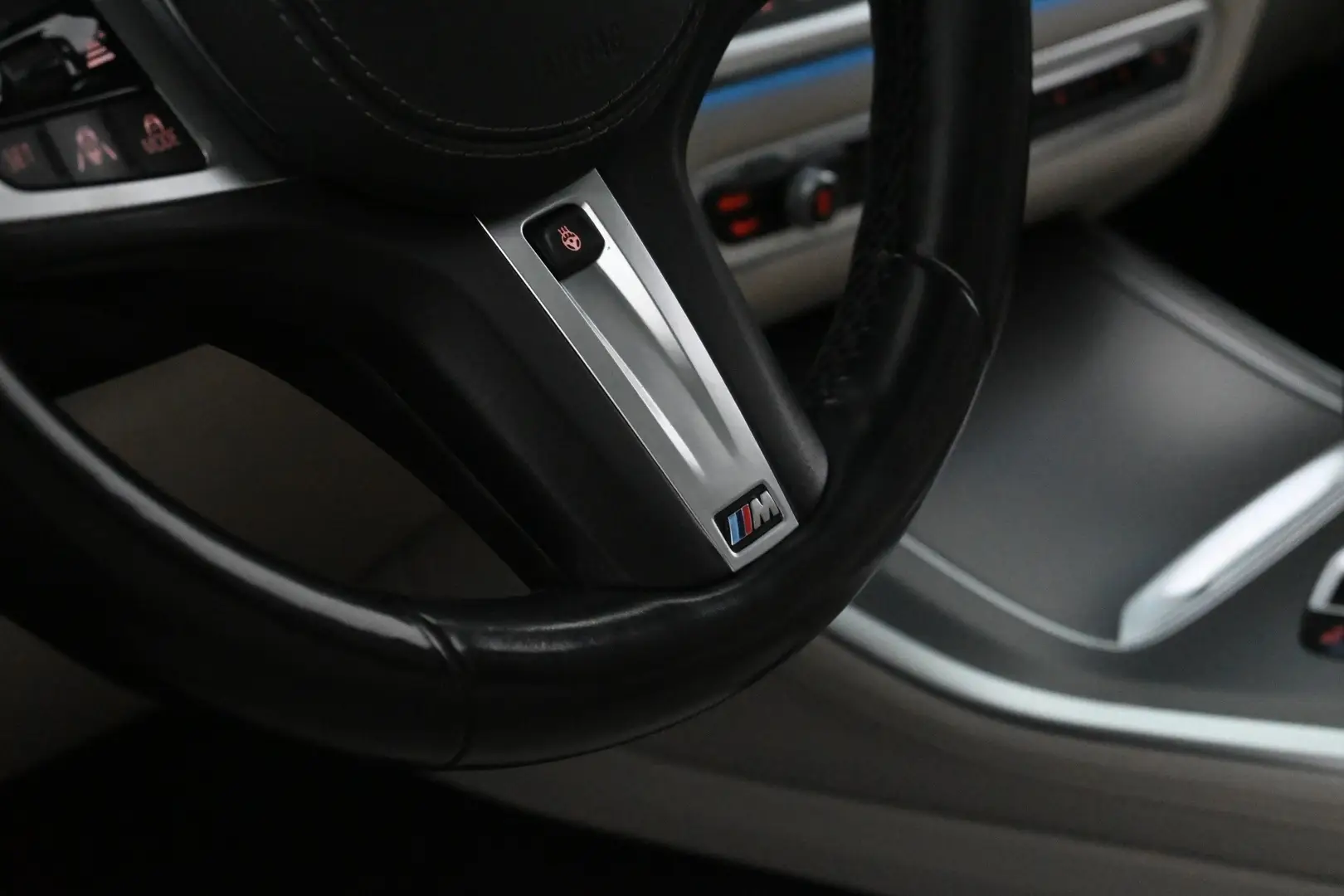 Car Image - 3z18sxEGfI2De7BUXTvgdJ
