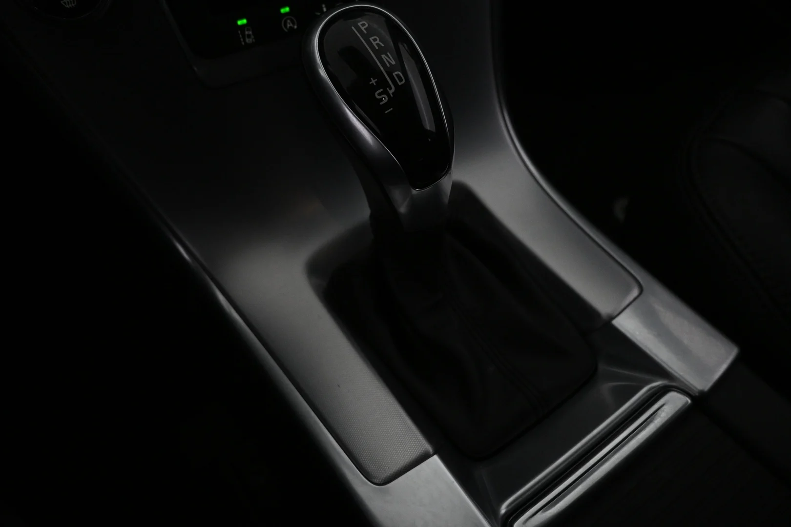 Car Image - 3CAUhooY5KnxC02QhsbC51